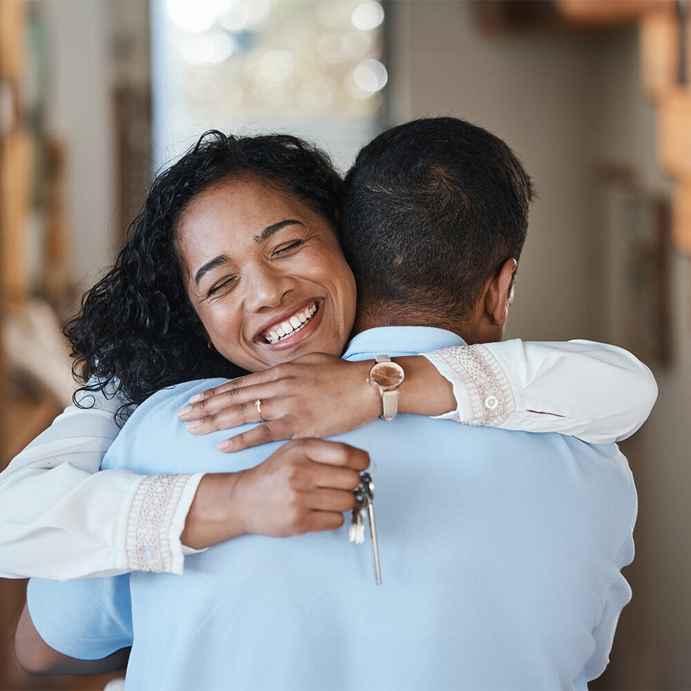 woman hugging man, dexsta loans